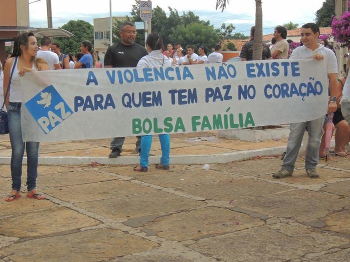 Debaixo de chuva, Caminhada pela Paz reuniu centenas de pessoas - Imagem 29