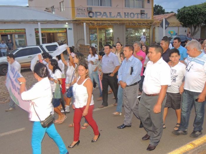Debaixo de chuva, Caminhada pela Paz reuniu centenas de pessoas - Imagem 46