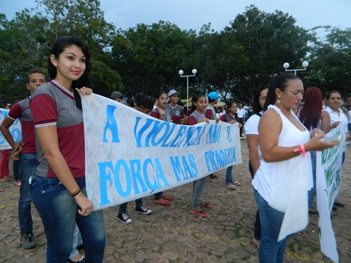 Debaixo de chuva, Caminhada pela Paz reuniu centenas de pessoas - Imagem 6