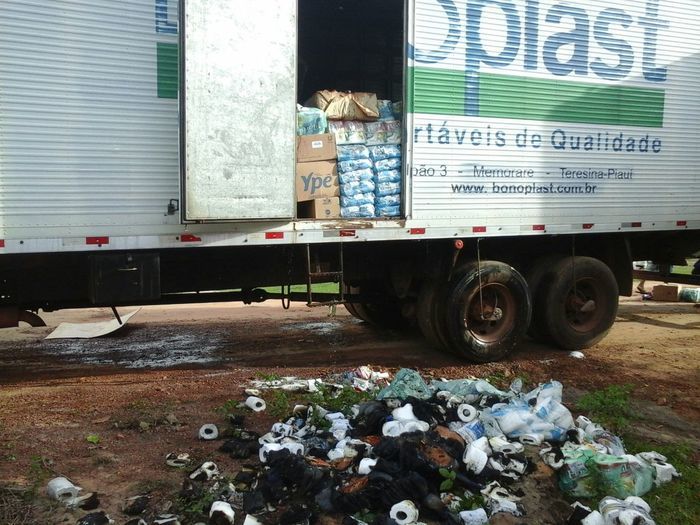 Incêndio em carga de caminhão baú causa desespero em pessoas na cidade de Boa Hora - Imagem 5