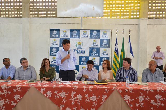 Governador Inaugura Obras em Ipiranga do Piauí - Imagem 127