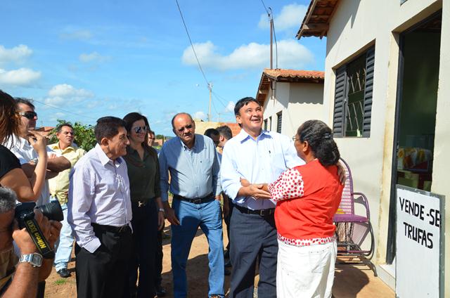 Governador Inaugura Obras em Ipiranga do Piauí - Imagem 12