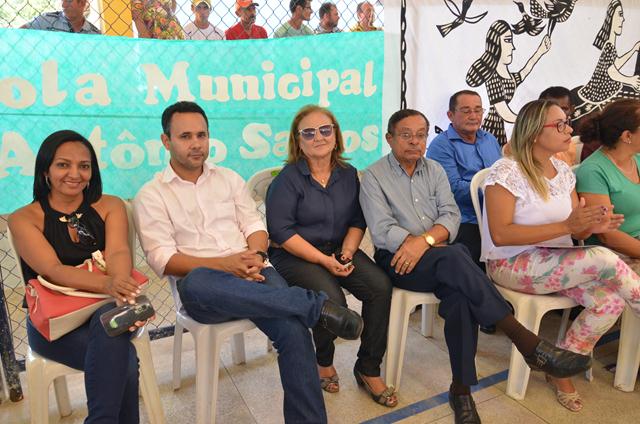 Governador Inaugura Obras em Ipiranga do Piauí - Imagem 79