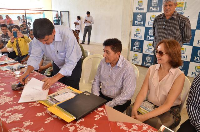 Governador Inaugura Obras em Ipiranga do Piauí - Imagem 115