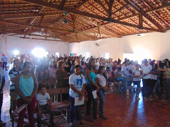 Missa de sétimo dia de Eduardo de Jesus, menino morto no Alemão, é marcada por lamentações - Imagem 8