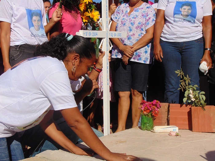 Missa de sétimo dia de Eduardo de Jesus, menino morto no Alemão, é marcada por lamentações - Imagem 3