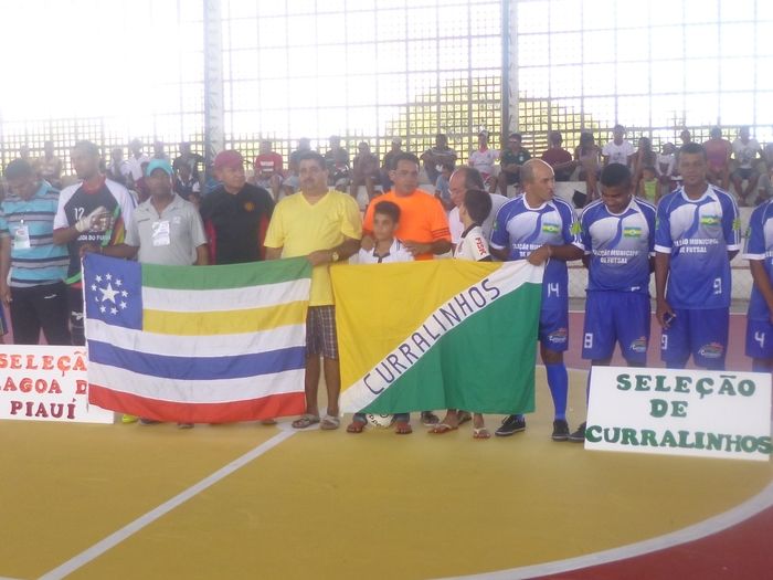 A sede II da XVI taça cidade de futsal, com sede em Lagoa do Piauí.Teve inicio neste domingo. - Imagem 7