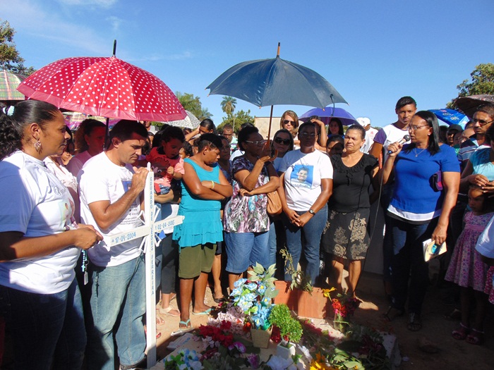 Missa de sétimo dia de Eduardo de Jesus, menino morto no Alemão, é marcada por lamentações - Imagem 5