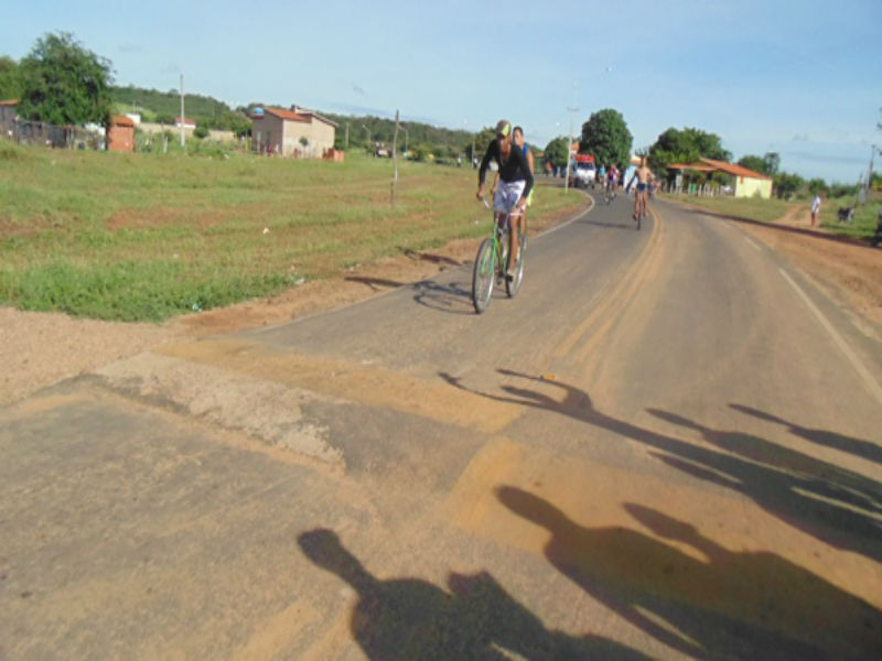 Corrida de bicicleta é realizada em Santo Inácio 