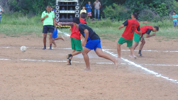 Varjota vence Juventude Cigana e se consagra campeão do campeonato municipal de futebol 2015 - Imagem 13