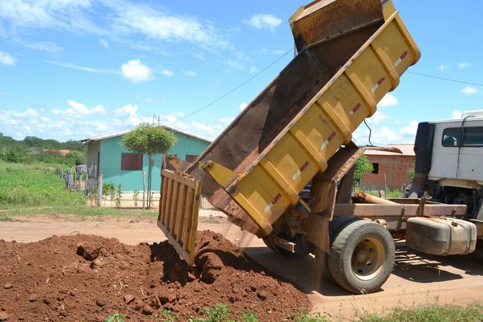 Estrada que liga Alegrete ao povoado Mandacaru já tem parte da primeira etapa da obra concluída - Imagem 2