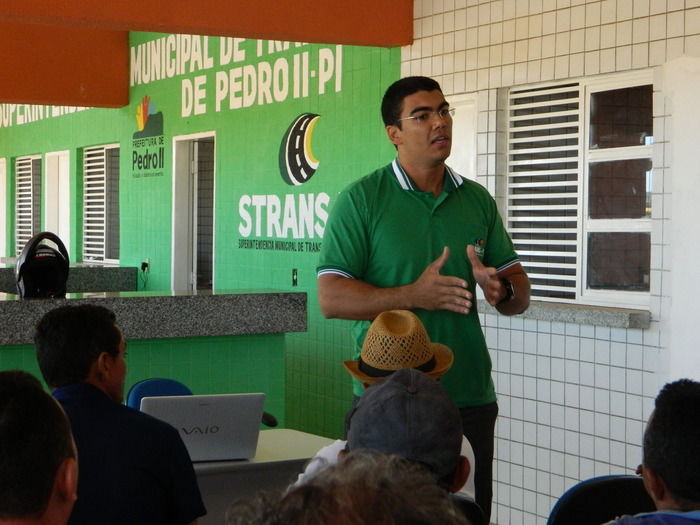 Novos agentes de trânsito já estão atuando em Pedro II - Imagem 1