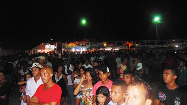 Festividade do aniversário da cidade de Santo Inácio do Piauí termina com show em praça pública - Imagem 1