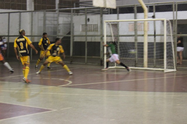 Seis equipes disputam II Torneio de Futsal Veterano de Miguel Alves - Imagem 8
