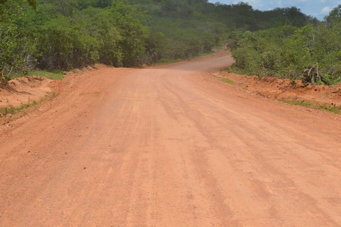 Estrada que liga Alegrete ao povoado Mandacaru já tem parte da primeira etapa da obra concluída - Imagem 3