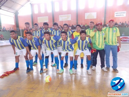Jogador da seleção remediense de futsal faz gol no campeonato de futsal metropolitano - Imagem 1