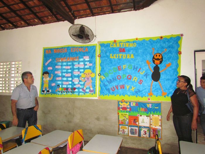 Alunos da rede municipal de Barras recebem fardamento escolar - Imagem 6