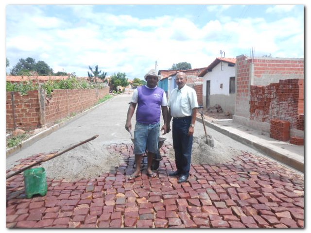 Prefeitura Municipal de Inhuma beneficia com Pavimentação moradores da Rua José Carlos Leal - Imagem 9