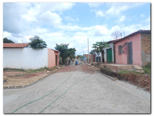 Prefeitura Municipal de Inhuma beneficia com Pavimentação moradores da Rua José Carlos Leal - Imagem 10