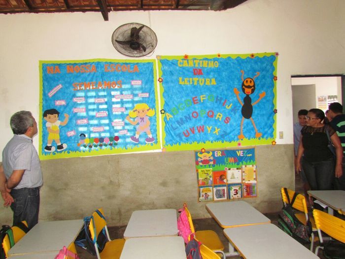 Alunos da rede municipal de Barras recebem fardamento escolar - Imagem 9