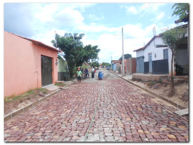 Prefeitura Municipal de Inhuma beneficia com Pavimentação moradores da Rua José Carlos Leal - Imagem 11