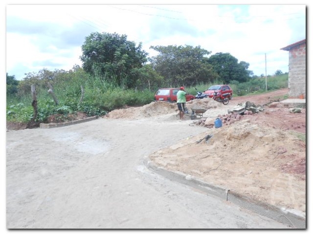 Prefeitura Municipal de Inhuma beneficia com Pavimentação moradores da Rua José Carlos Leal - Imagem 7