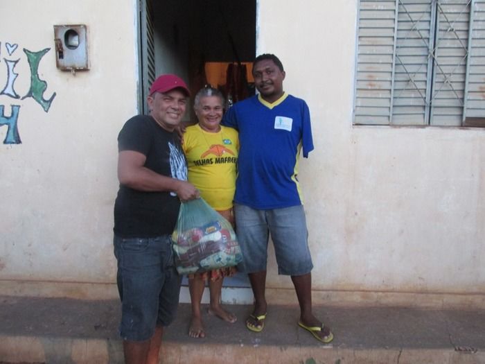 Secretaria de Esportes entrega cestas básicas arrecadadas no jogo entre o time Rádio e TV e Seleção de Agricolândia - Imagem 2