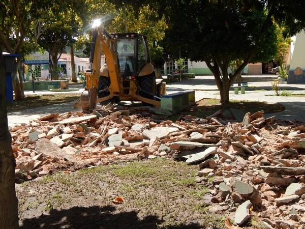 Prefeitura inicia revitalização da Praça da Igreja Matriz - Imagem 4