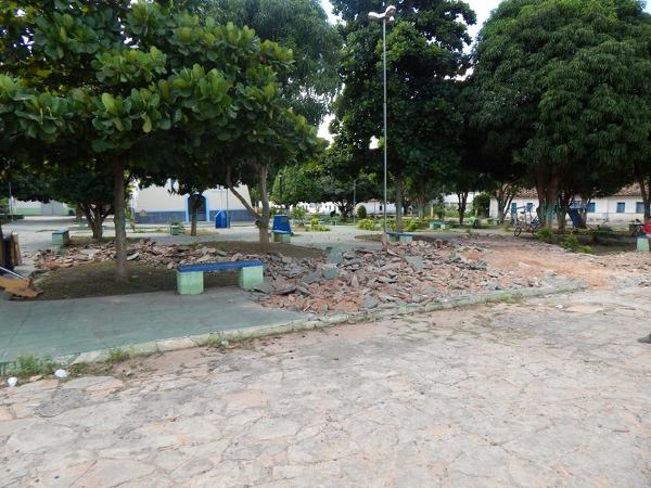 Prefeitura inicia revitalização da Praça da Igreja Matriz - Imagem 2