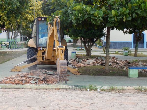 Prefeitura inicia revitalização da Praça da Igreja Matriz - Imagem 1