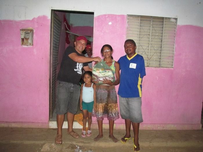 Secretaria de Esportes entrega cestas básicas arrecadadas no jogo entre o time Rádio e TV e Seleção de Agricolândia - Imagem 4