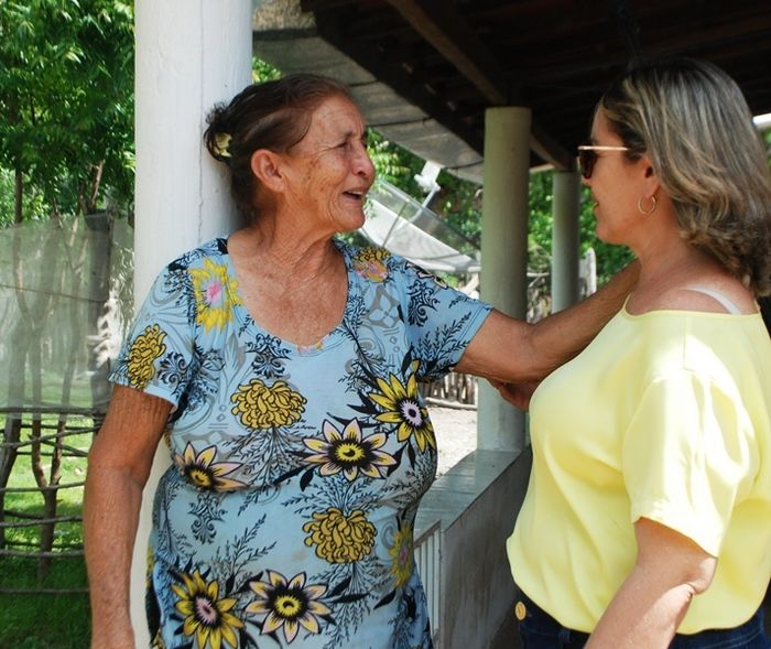 Prefeita Vânia Ribeiro trabalha para melhorar vida da população cajueirense - Imagem 16