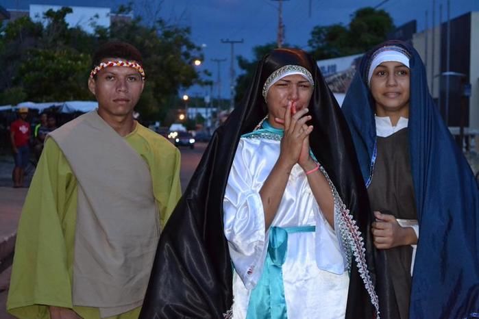 Via Sacra emociona população barrense - Imagem 15