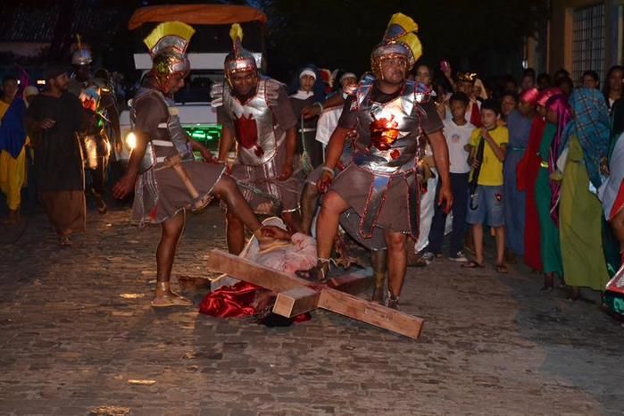 Via Sacra emociona população barrense - Imagem 24