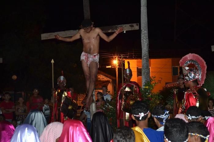 Via Sacra emociona população barrense - Imagem 34