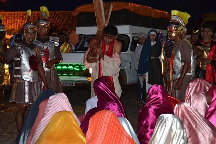 Via Sacra emociona população barrense - Imagem 30