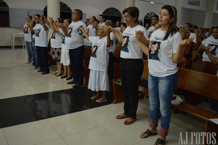 Emoção marca a missa de 01 ano de falecimento da saudosa Neylivia - Imagem 11