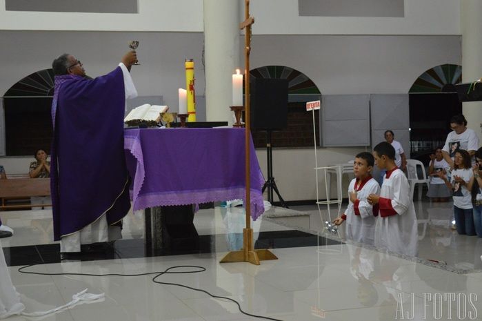 Emoção marca a missa de 01 ano de falecimento da saudosa Neylivia - Imagem 12