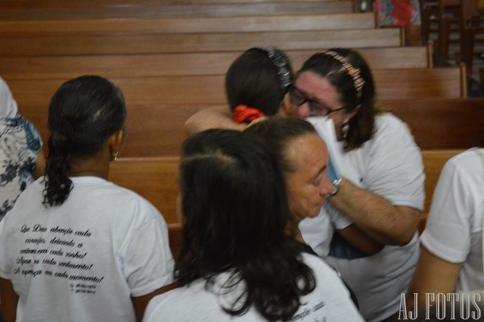 Emoção marca a missa de 01 ano de falecimento da saudosa Neylivia - Imagem 27