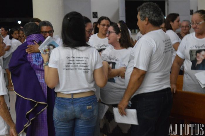 Emoção marca a missa de 01 ano de falecimento da saudosa Neylivia - Imagem 21
