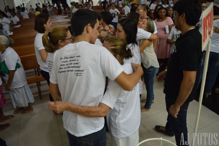 Emoção marca a missa de 01 ano de falecimento da saudosa Neylivia - Imagem 23