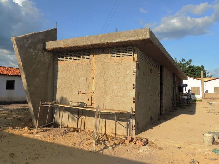 Construção do ginásio poliesportivo do Bairro Vista Alegre está bem adiantada - Imagem 6