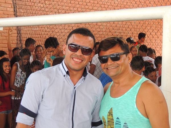 Prefeitura implanta Escolinha de Futebol e entrega fardamento para alunos de Grupo de Capoeira - Imagem 17