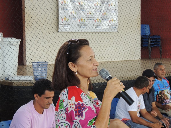 Prefeitura implanta Escolinha de Futebol e entrega fardamento para alunos de Grupo de Capoeira - Imagem 2