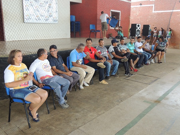 Prefeitura implanta Escolinha de Futebol e entrega fardamento para alunos de Grupo de Capoeira - Imagem 6