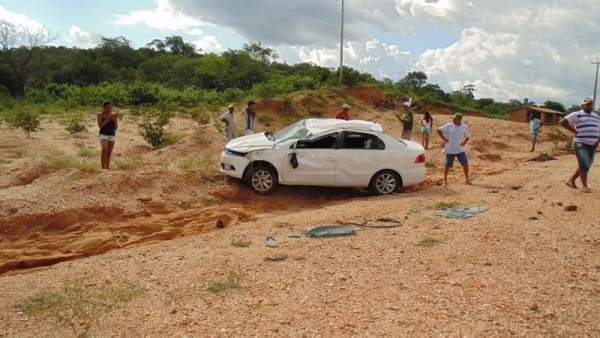 Homem morre em acidente de carro na estrada que liga Wall Ferraz a Santo Inácio - Imagem 2