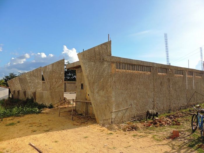 Construção do ginásio poliesportivo do Bairro Vista Alegre está bem adiantada - Imagem 1