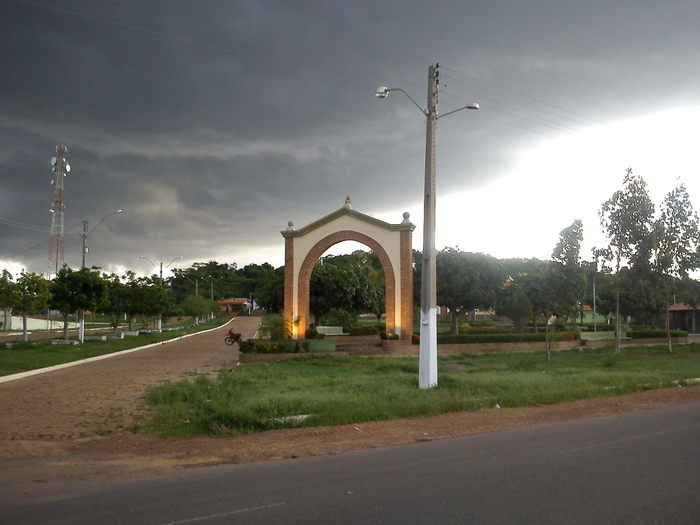 Ladrões Armados Acaba de Fazer Arrastão na Praça em Morro do Chapéu - Imagem 2
