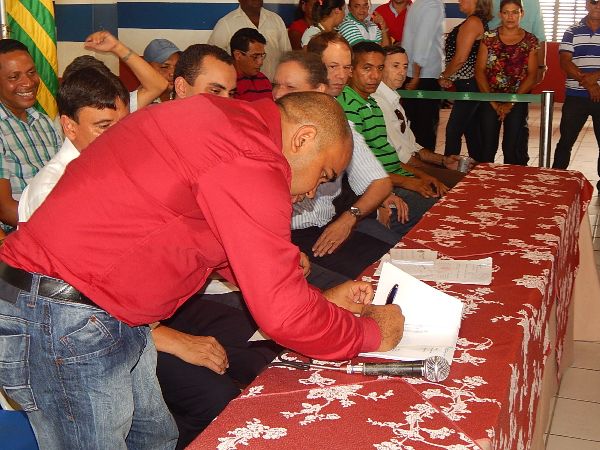 Autoridades participam de inauguração de obras em Lagoinha  - Imagem 6