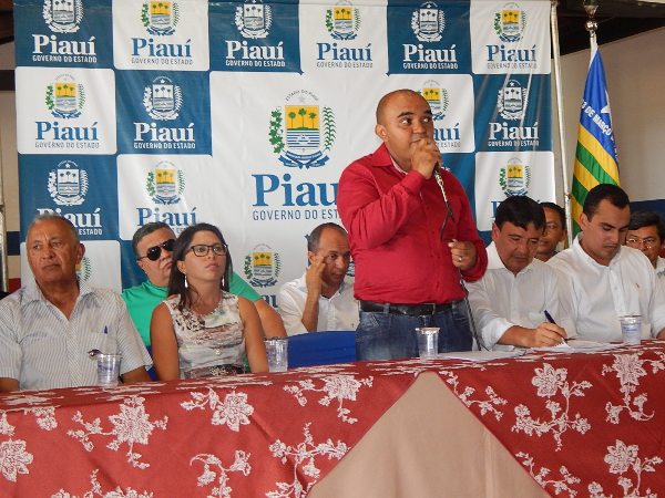 Autoridades participam de inauguração de obras em Lagoinha  - Imagem 4